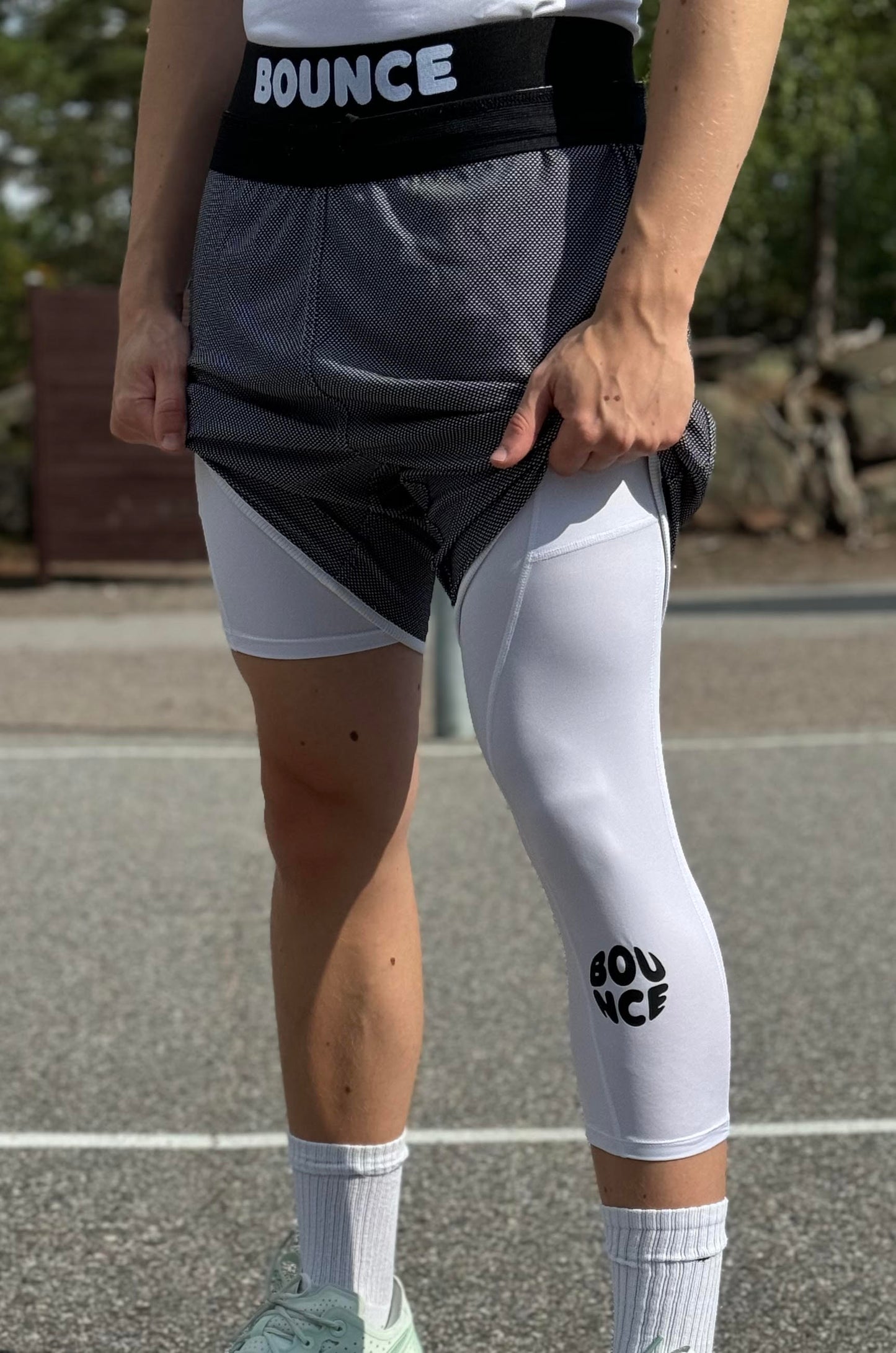Single-Leg Tights